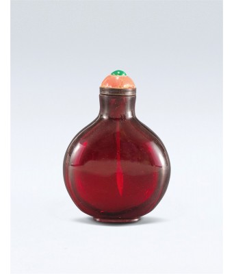 A Ruby Glass Chinese Snuff Bottle Qing Qianlong Period(1736-1796)