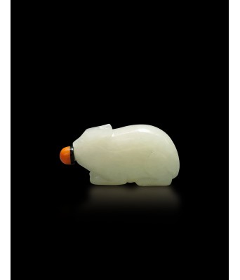 A Chinese White Jade Cat Snuff Bottle Qing Dynasty 1644-1912