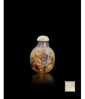 A Agate Figures Snuff Bottle Qing Dynasty 1644-1912