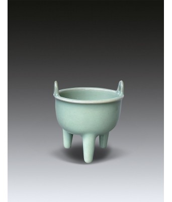 A Chinese Ge Glazed Tripod Censer Yuan Ming Dynasty