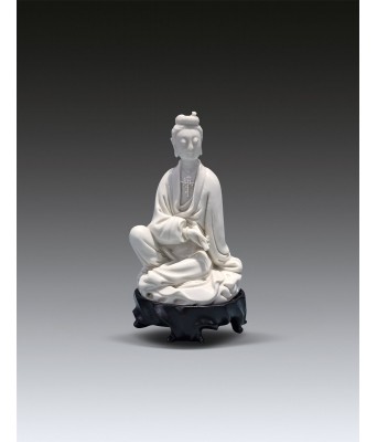 A Chinese Dehua White Glazed Guanyin Qing Dynasty 1644-1912