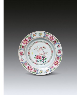 A Chinese Famille Rose Flower Plate 18 Century