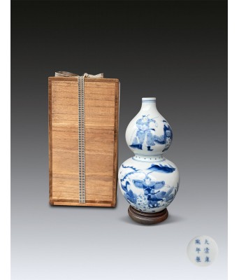 A Chinese Blue and White Figures Hulu Vase Qing Dynasty 1644-1912