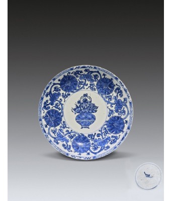 A Chinese Blue and White Flower Plate Qing Kangxi Period 1661-1722