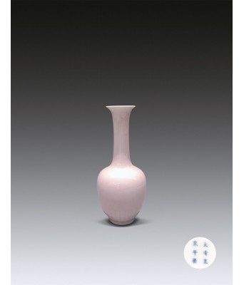A Chinese Red Glazed Vase Qing Dynasty 1644-1912