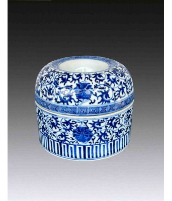 A Chinese Blue and White Flower Box 1644-1912