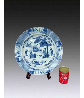 A Chinese Blue and White Figure Plate Qing Kangxi 1662-1722