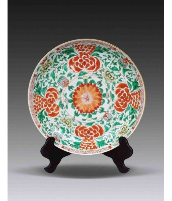 A Chinese Wucai Flower Plate Qing Kangxi Period 1654-1722