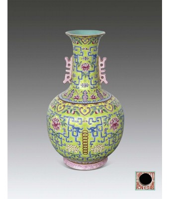 A Chinese Famille Rose Flower Vase Qing Daoguang Mark and Period 1820-1850