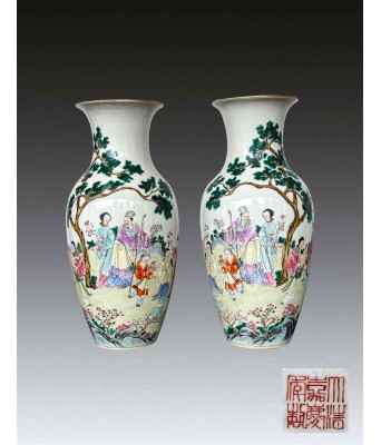 清粉彩人物故事瓶一对 1644-1912
