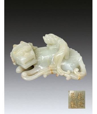 清乾隆年制太狮少狮白玉摆件 1735-1796