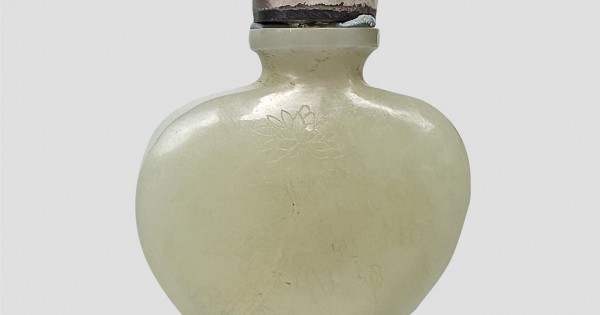 清和田白玉御题诗鼻烟壶1644-1912