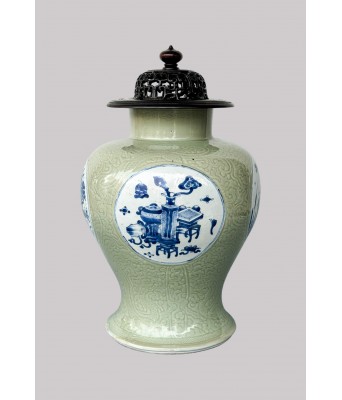 清青釉开窗青花花卉博古纹将军罐 1644-1912