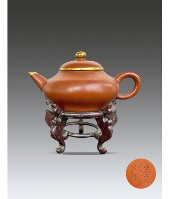 清乾隆宜兴紫砂孟臣款包金扁虚壶 1735-1796