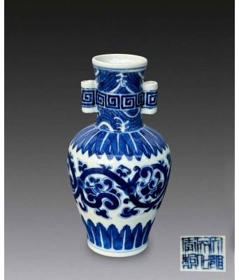 清青花缠枝花卉纹贯耳尊 1644-1912