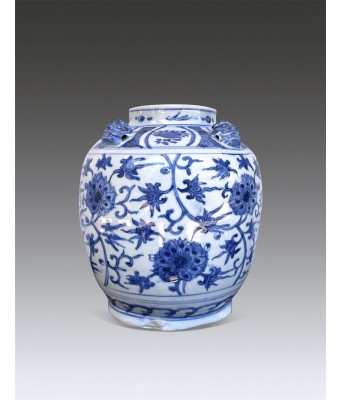 明万历缠枝莲瑞兽青花罐 1573-1620
