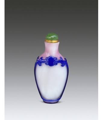 A Chinese White Grounded Glass Snuff Bottle Qing Qianlong Period 1735-1796
