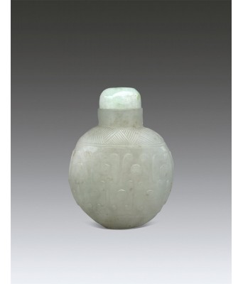 A Chinese Jadeite Fushou Snuff Bottle Qing Dynasty 1644-1912