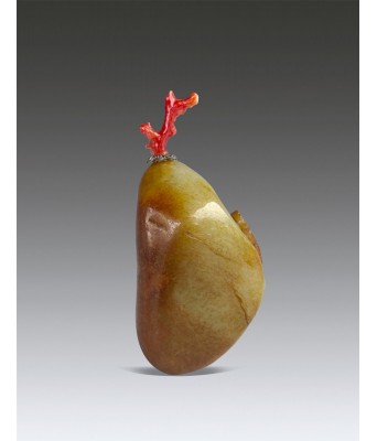 A Chinese White Jade Fushou Snuff Bottle Qing qianlong Period 1735-1796