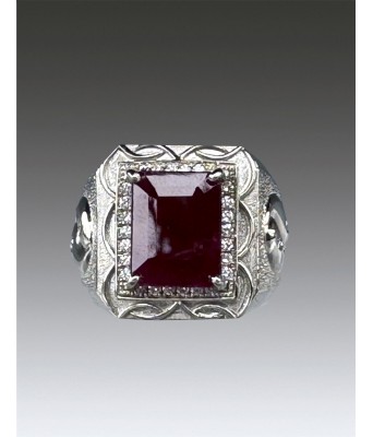 A Natural Pigeon Blood Stone Ring
