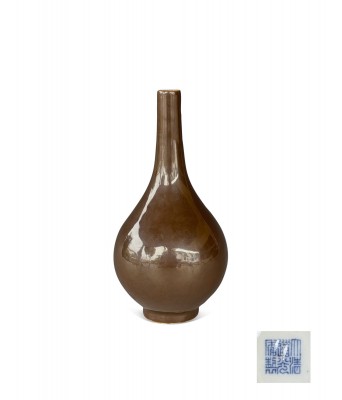 An Imperial Brown Glazed Vase Qing Daoguang Mark and Period 1782-1850