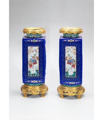 Pair of Chinese Famille Rose Figure Square Vase Qing Dynasty 1636-1912