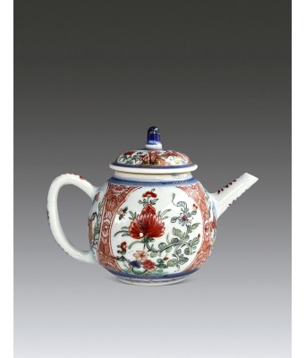 A Chinese Famille Verte Figure Teapot Qing Kangxi Period 1661-1722