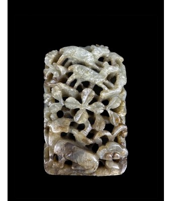 元代镂空雕秋山呼啸图玉佩