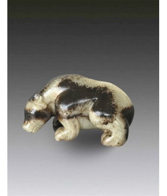 明代或以上和田白玉提油圆雕熊