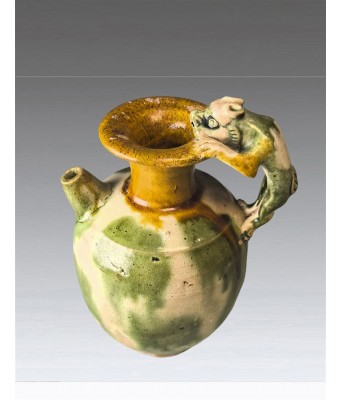 唐代三彩兽形执壶