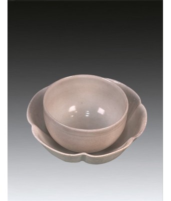 唐代白瓷花口托盏