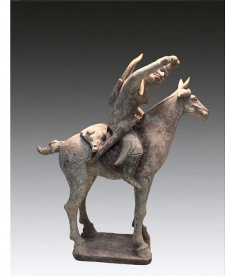 唐代陶俑彩绘狩猎图