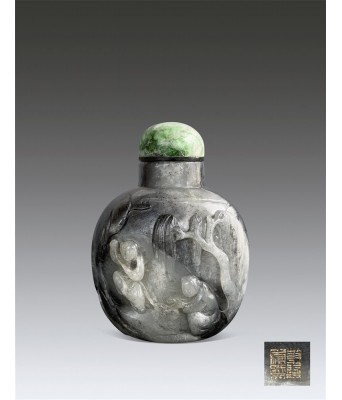 清和田黑白玉雕人物鼻烟壶