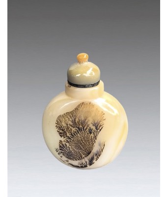 清天然水草玛瑙鼻烟壶 1644-1912