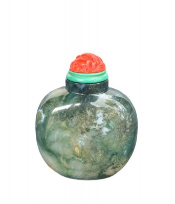 清天然绿水草玛瑙鼻烟壶 1644-1912