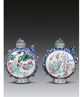 清粉彩开光人物花鸟穿带壶一对 1644-1912