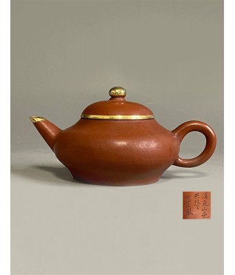 清宜兴紫砂孟臣款包金壶