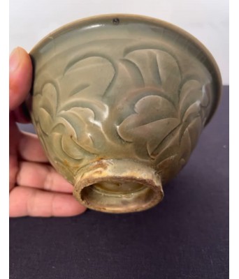 宋代耀州窑青釉刻花牡丹纹碗