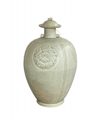 宋越窑贴花双系带盖梅瓶960-1279