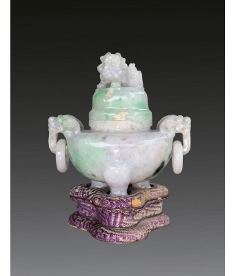 清翡翠双兽衔环狮纽香炉 1644-1912
