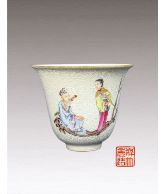 清匝道粉彩人物杯