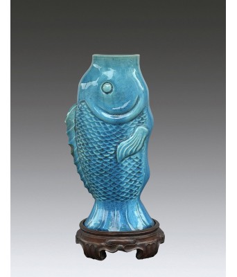 清康熙孔雀绿釉鲤鱼花插 1661-1722