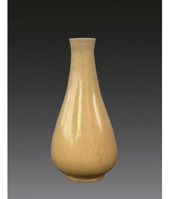 宋代龙泉窑米黄釉胆式瓶 960–1279